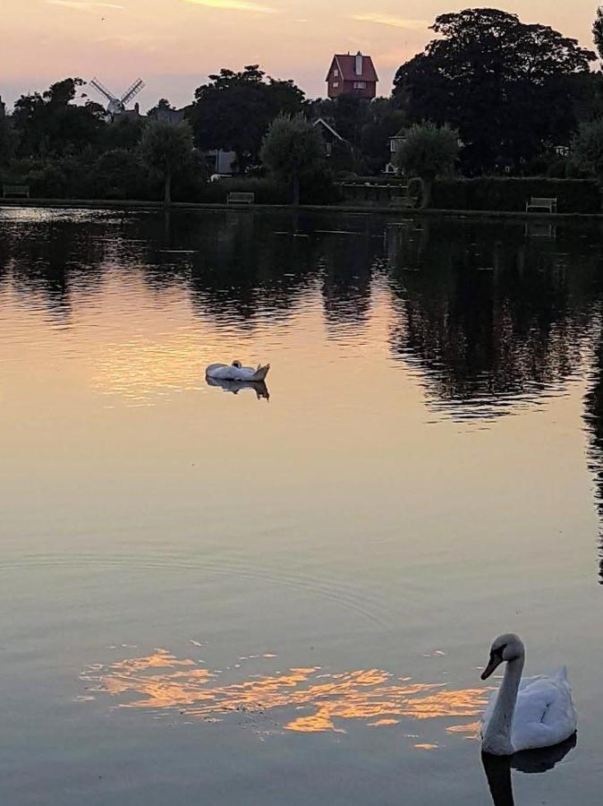 Regatta - A Lakeview Apartment In Thorpeness - Aldeburgh Coastal Cottages 외부 사진